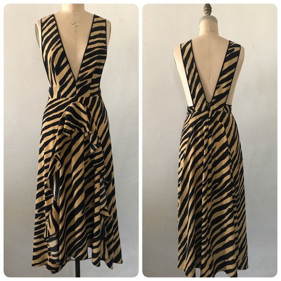 Topshop Dresses & Skirts - Topshop Animal Print Deep V Neck Dress Sz 8